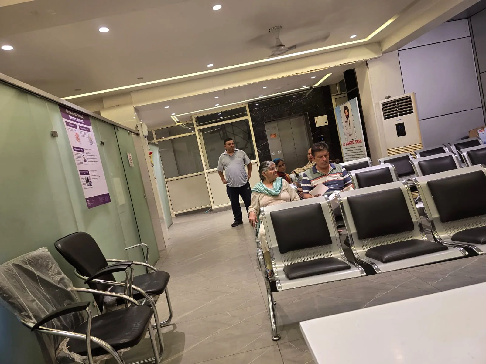 Waiting area at Bhagwati Medicate Talab Tillo