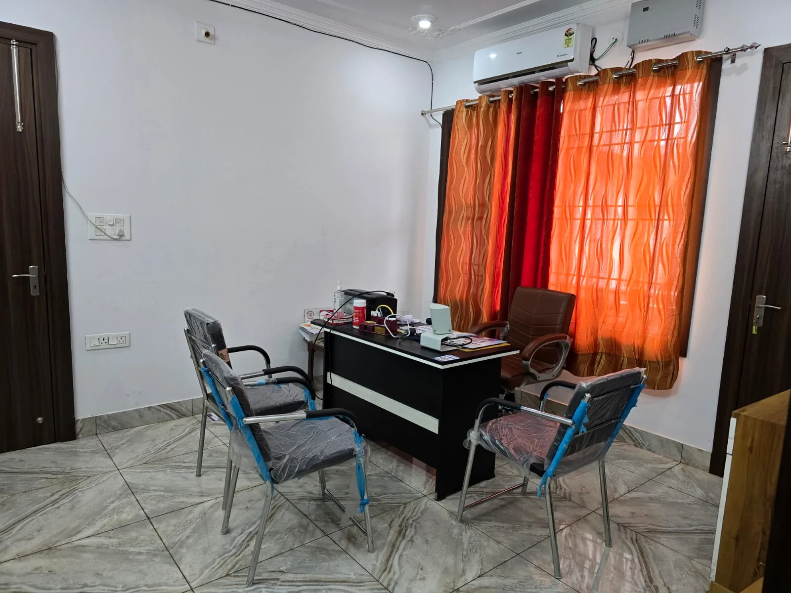 Private consultation room at Kidney Care Clinic Gandhi Nagar